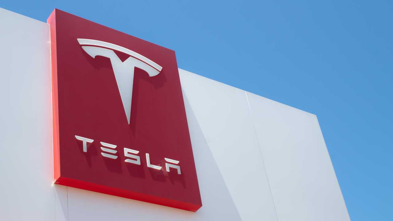 Tesla'nın uzun süredir onay bekleyen giga fabrikası, şartlı izin aldı - egirişim